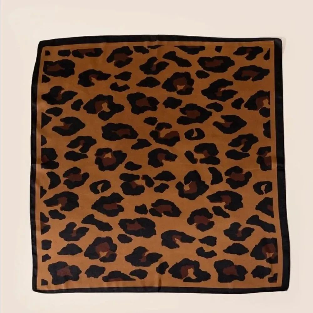 Leopard Print Scarf P9 - Picture 2 of 4